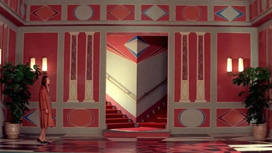 SUSPIRIA (1977)